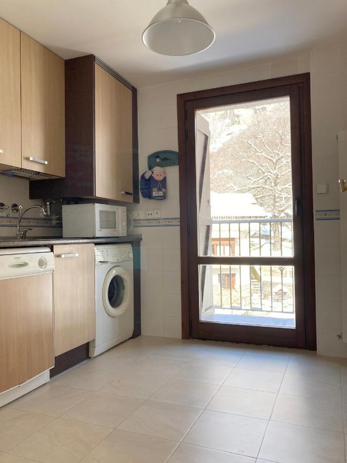 Apartamento Tarmanones Escarrilla Exterior foto